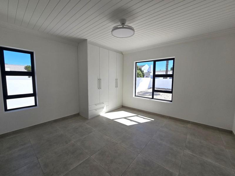 3 Bedroom Property for Sale in Britannia Bay Western Cape